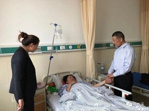 It is a pleasure to have Wo Dan visit and comfort patients.