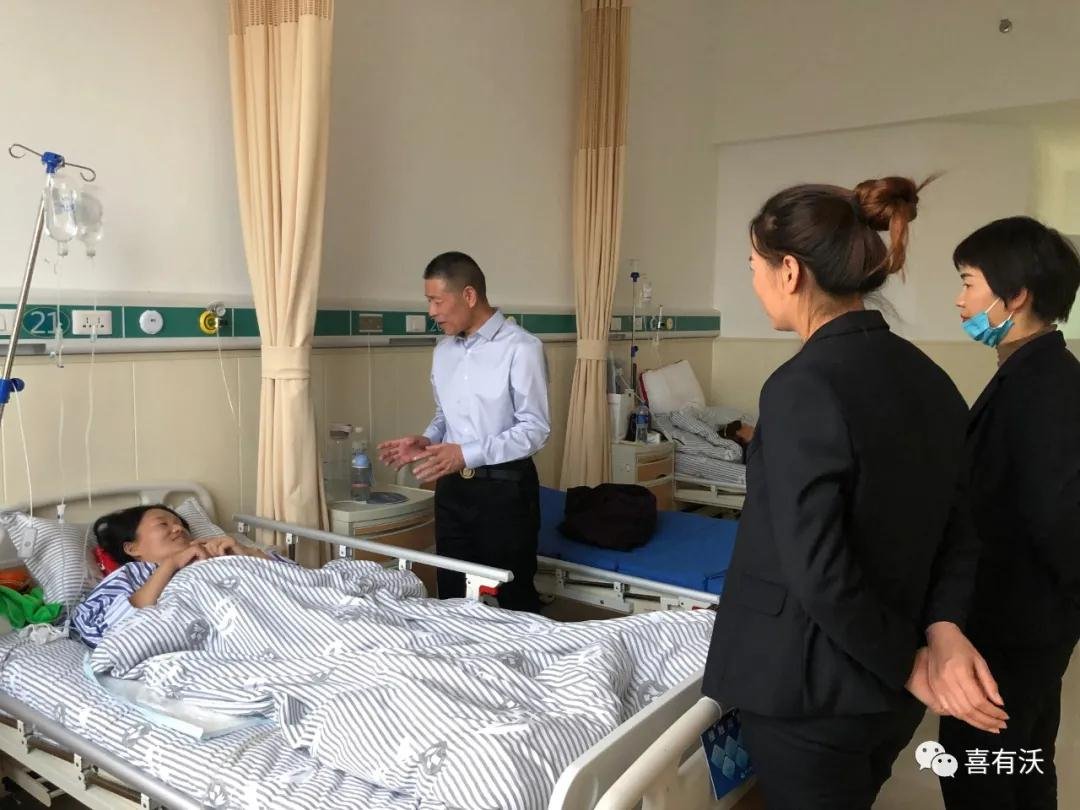 It is a pleasure to have Wo Dan visit and comfort patients.