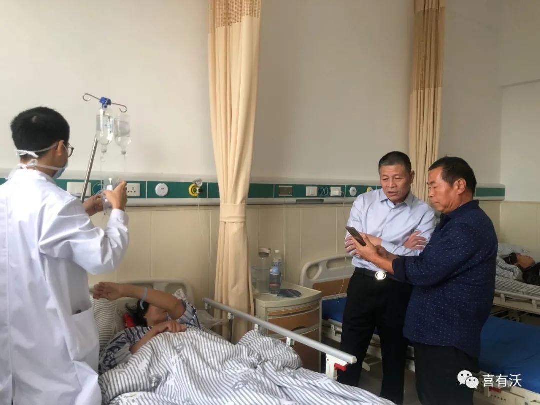 It is a pleasure to have Wo Dan visit and comfort patients.